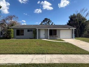 Building Photo - 1607 Fairfield Cir NE