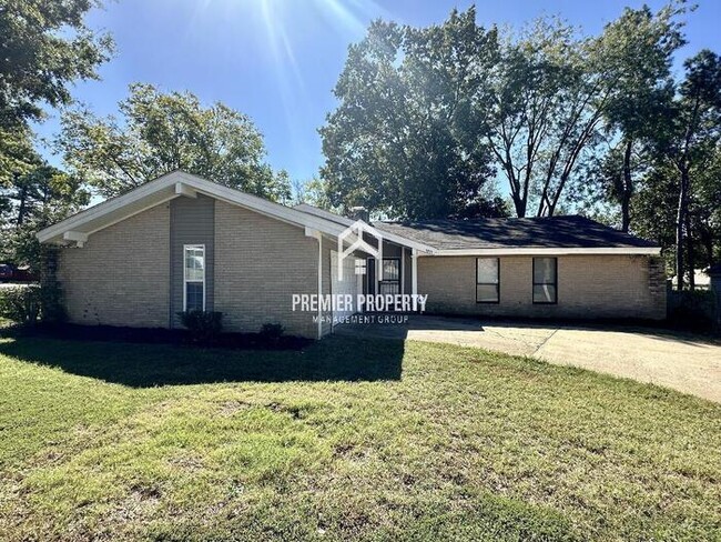 Building Photo - 5577 Tylertown Ave