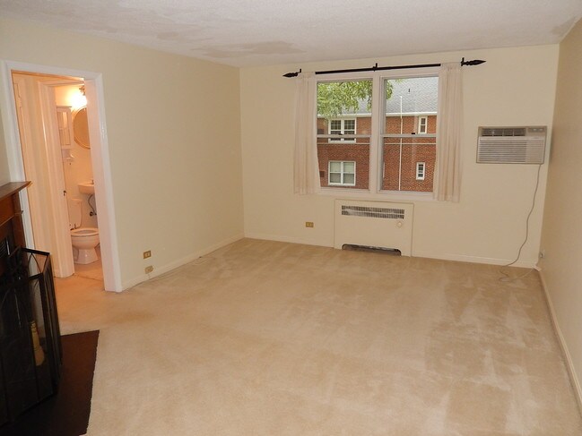 Building Photo - 108 N George Mason Dr