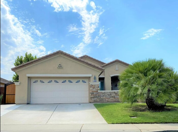 Foto principal - Beautiful 4 bedroom 2 bathroom home in Ran...