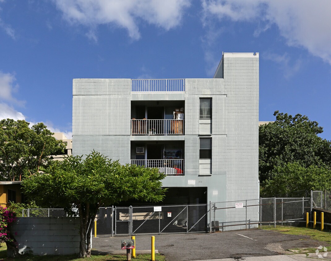 Building Photo - 1322 Alapai St