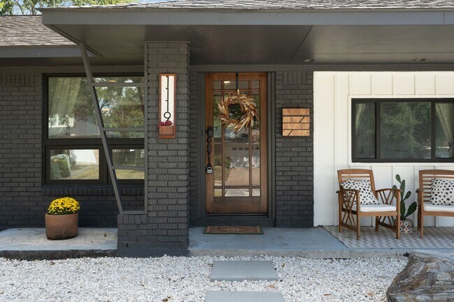 Foto del edificio - 1119 W 30th St