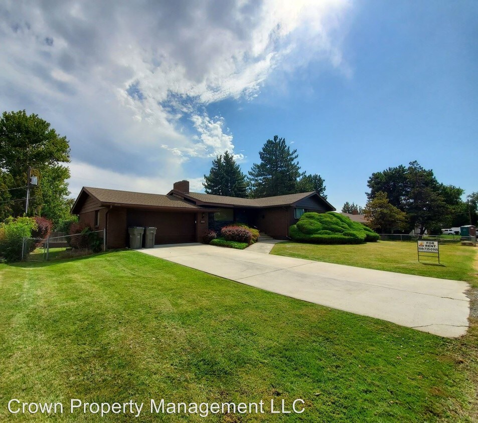 Primary Photo - 3 br, 3 bath House - 2807 S Everett Place