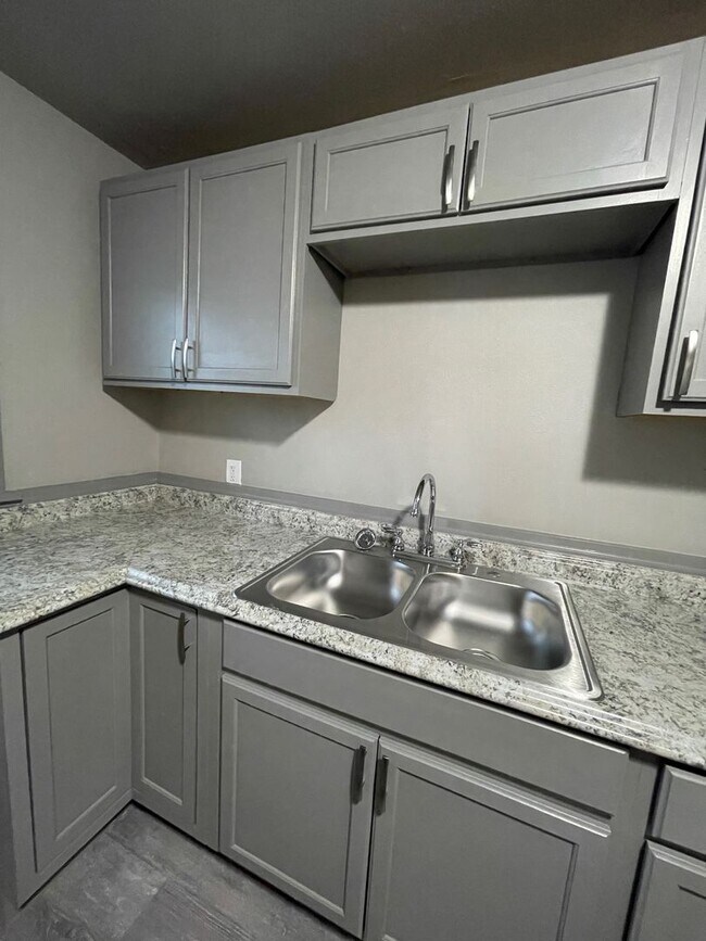Foto del edificio - Single Family Home Coming Soon in Harmabee!