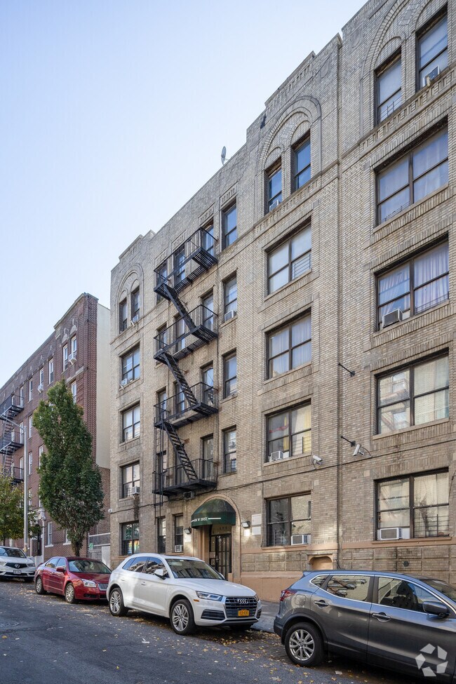 Building Photo - 608-612 W 189th St