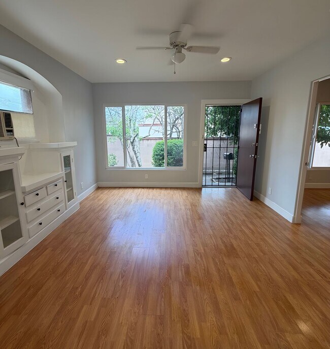 Building Photo - 4567 1/2 N Eagle Rock Blvd