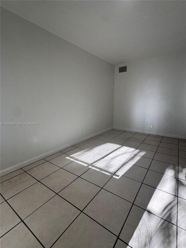 Foto del edificio - 2331 Adams St