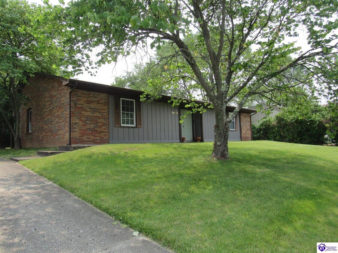 Primary Photo - 1615 Catalpa Rd