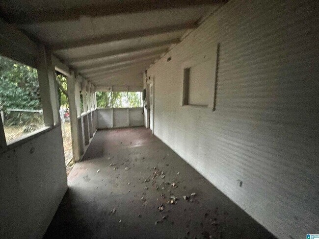 Building Photo - Newly Renovated 3 Bedroom Pinson Area