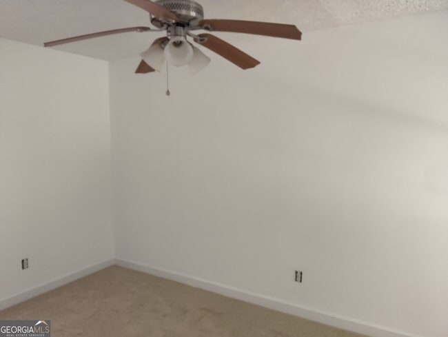 Building Photo - 4327 Village Square Ln