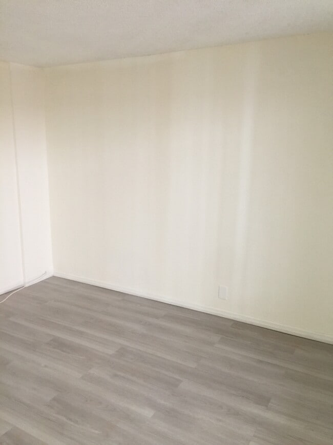 Building Photo - 519 N Francisca Ave