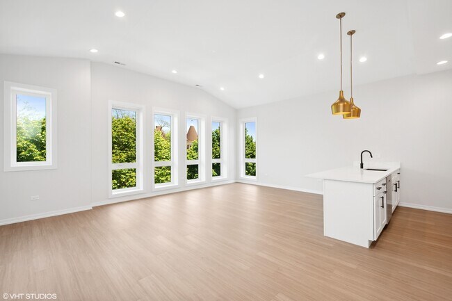 Foto del edificio - 2707 W Washington Blvd