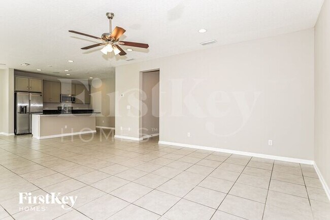 Foto del edificio - 1067 Persimmon Dr