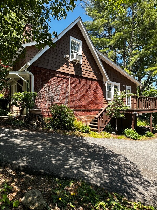 14 Colonial Pl, Asheville, NC 28804 House Rental in Asheville, NC