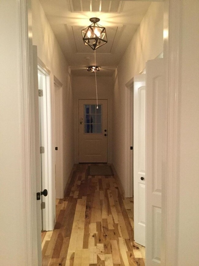 Building Photo - Private 3/2 in Harrison Coming SOON! Must ...