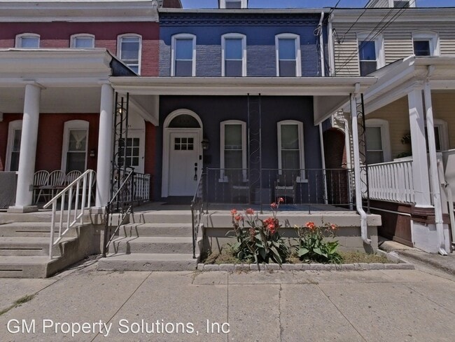 Building Photo - 3 br, 1.5 bath House - 133 E New Street