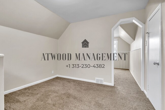 Building Photo - This beautifully updated 3-bedroom, 1-bath single-family home is ready for move-in!