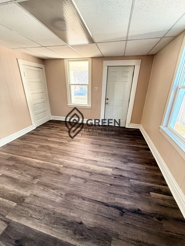 Foto del edificio - 360-366 S Washington Ave