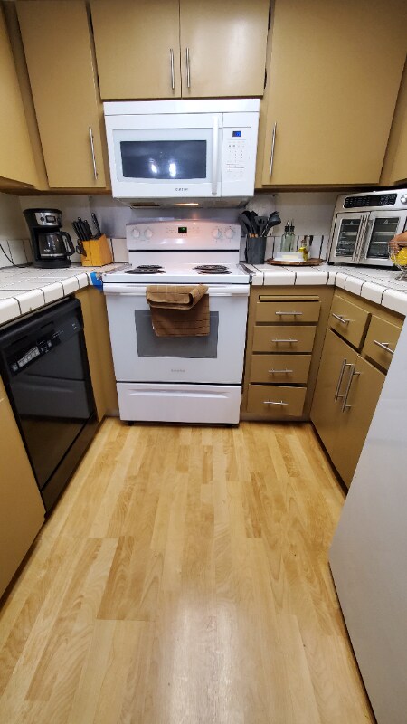 Foto del edificio - 539 Giuffrida Ave