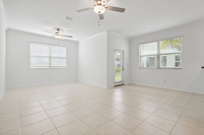 Building Photo - 3 Bedroom Townhome in Wesley Chapel
