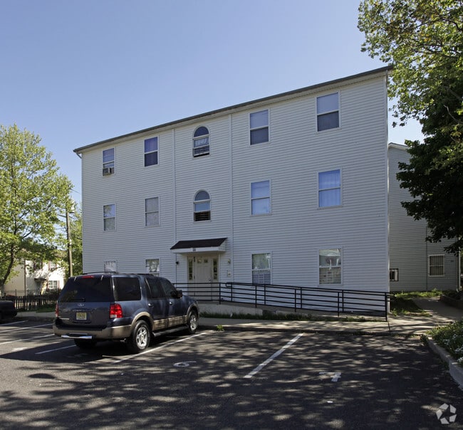 Littleton Avenue Community Village Apartments Newark, NJ