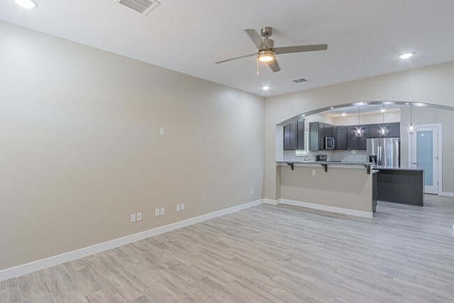 Building Photo - 15120 Design