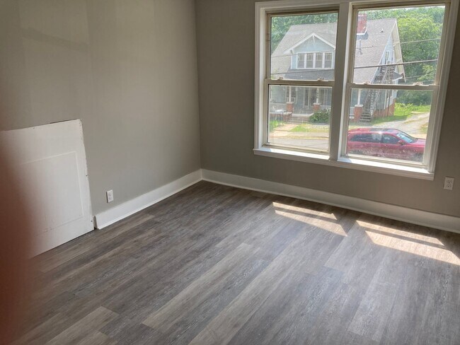 Foto del edificio - Newly remodeled home on Fourth st