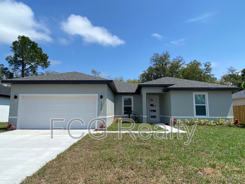 Foto principal - 1215 Amazon Ln