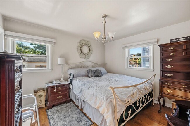 Dormitorio inferior 1 - 4431 N 62nd St