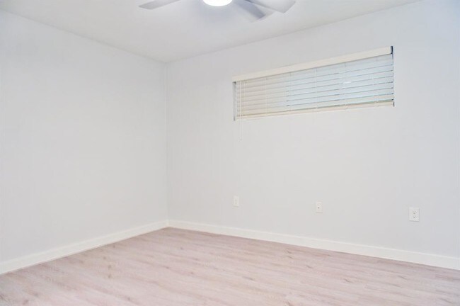 Foto del edificio - 606 Harold St