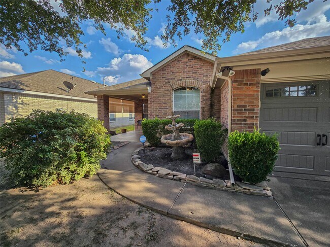Building Photo - 17915 Landing Pines Trail
