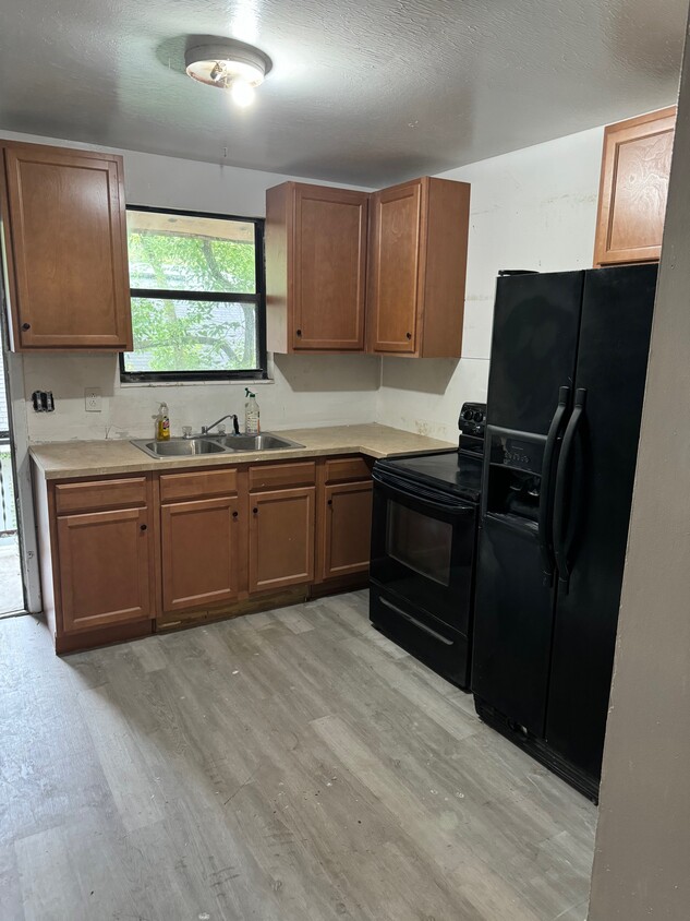 Foto principal - 2684 Myra St