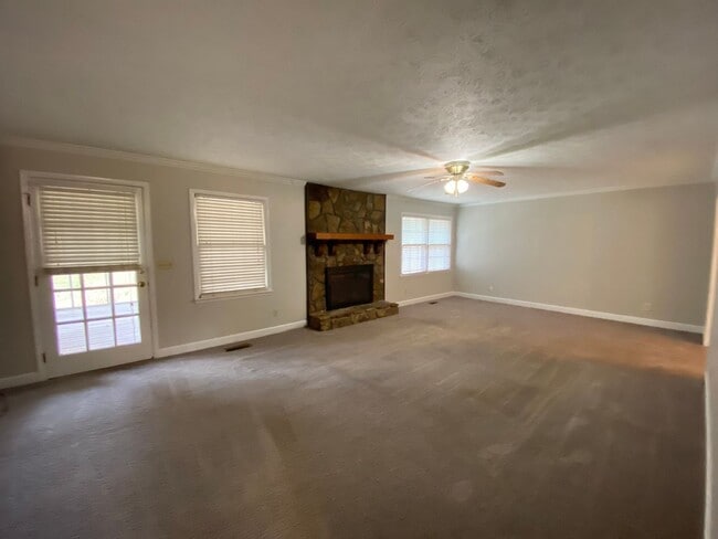 Foto del edificio - 1032 Emory Pl