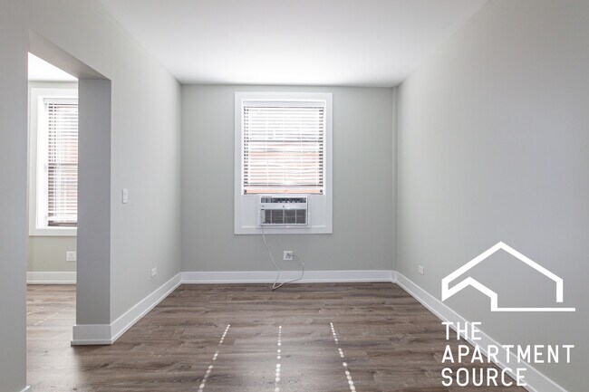Foto del edificio - 505 W Belmont Ave