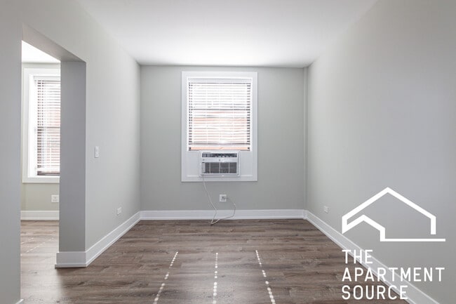 Building Photo - 505 W Belmont Ave