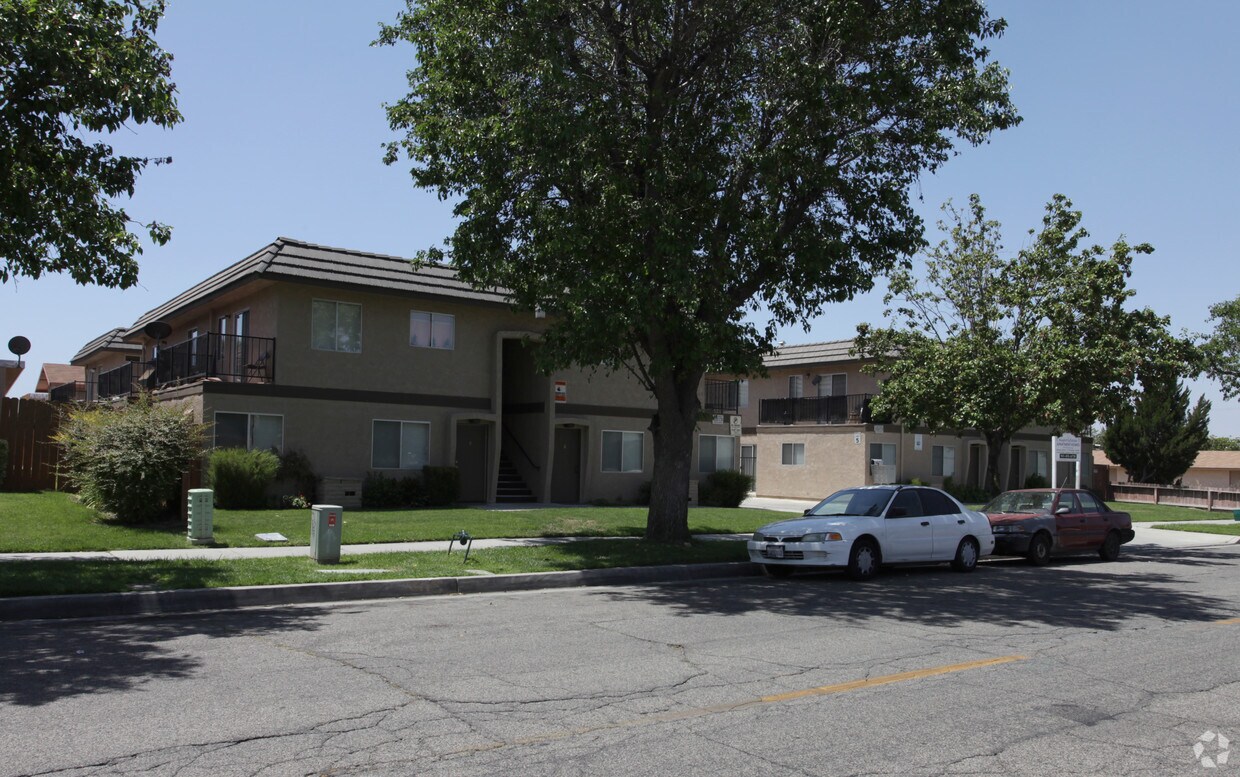 Building Photo - 781-791 W Mayberry Ave