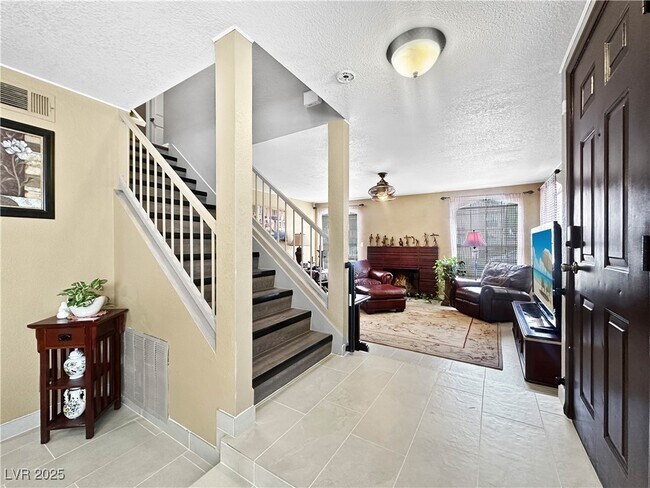 Foto del edificio - 7952 Lonette Ave