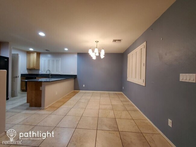 Foto del edificio - 4 br, 2 bath House - 10733 Taft Street UNIT