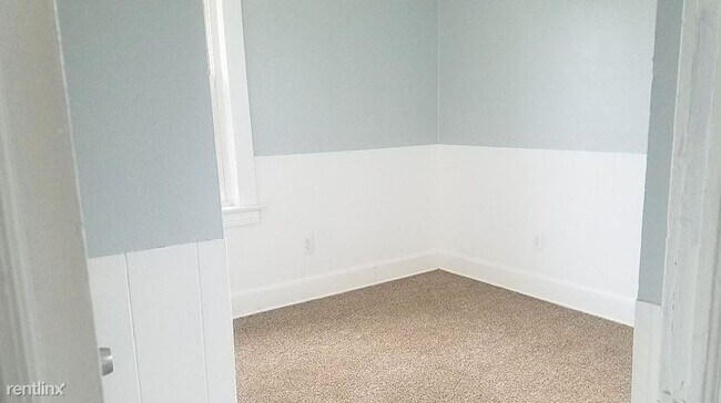 Foto del edificio - 3 br, 1 bath House - 7805 Myron Ave