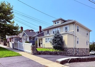 Building Photo - 313 Stanley Ave