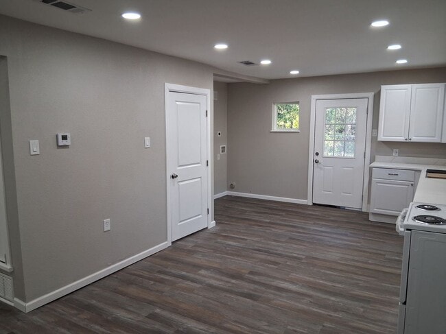 Foto del edificio - 5009 Cottey St