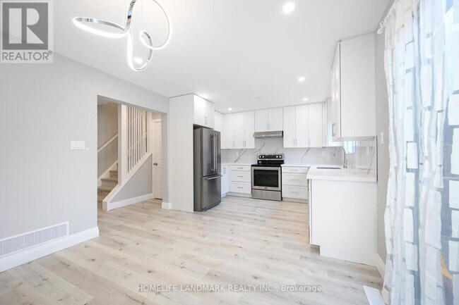 Building Photo - 25 White Owl Crescent