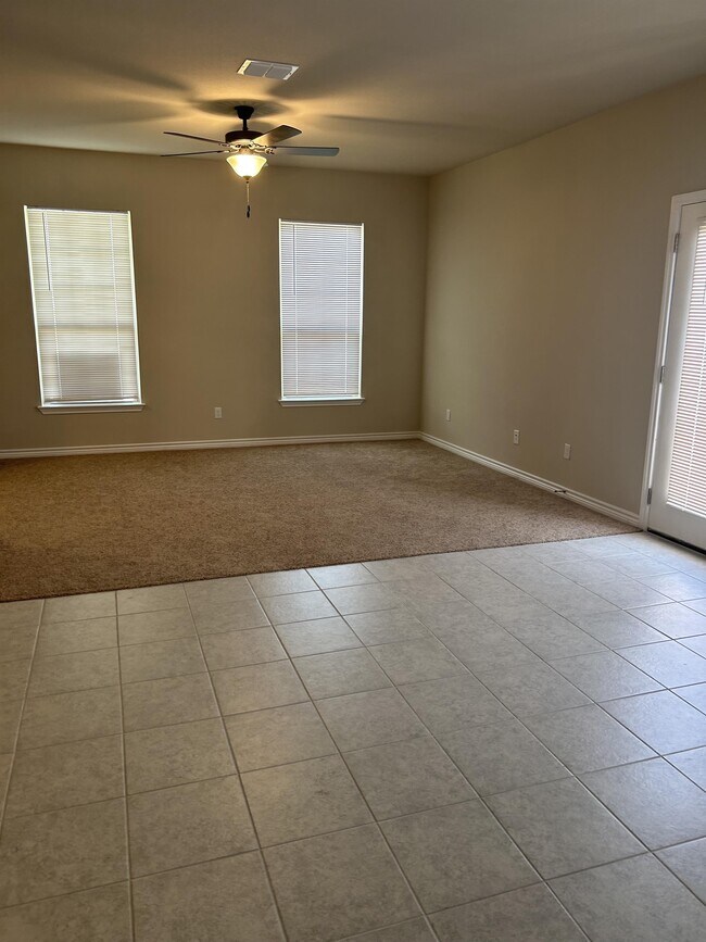 Building Photo - 384 Witchhazel Way