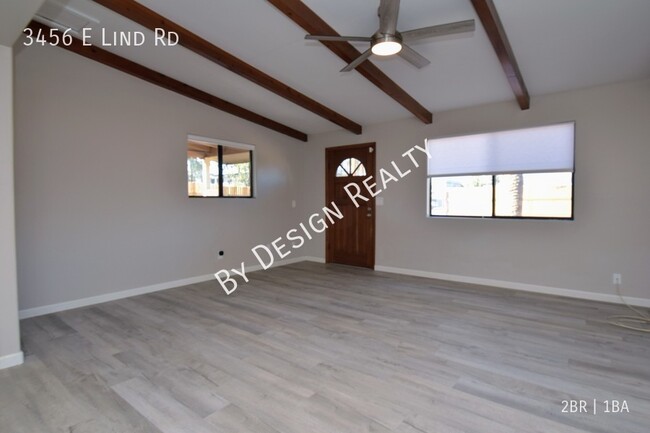 Building Photo - Midtown 2 Bed 1 Bath Single Family Home