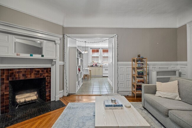 Building Photo - 265 Beacon St