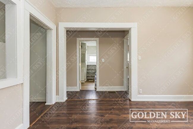 Foto del edificio - 409 S Celia Ave