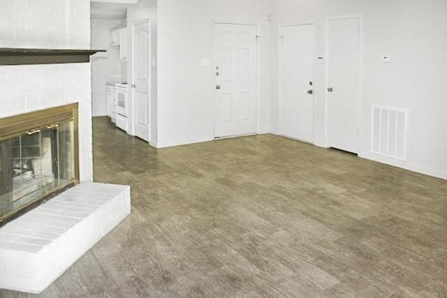 Building Photo - 3835 Brookwind Dr