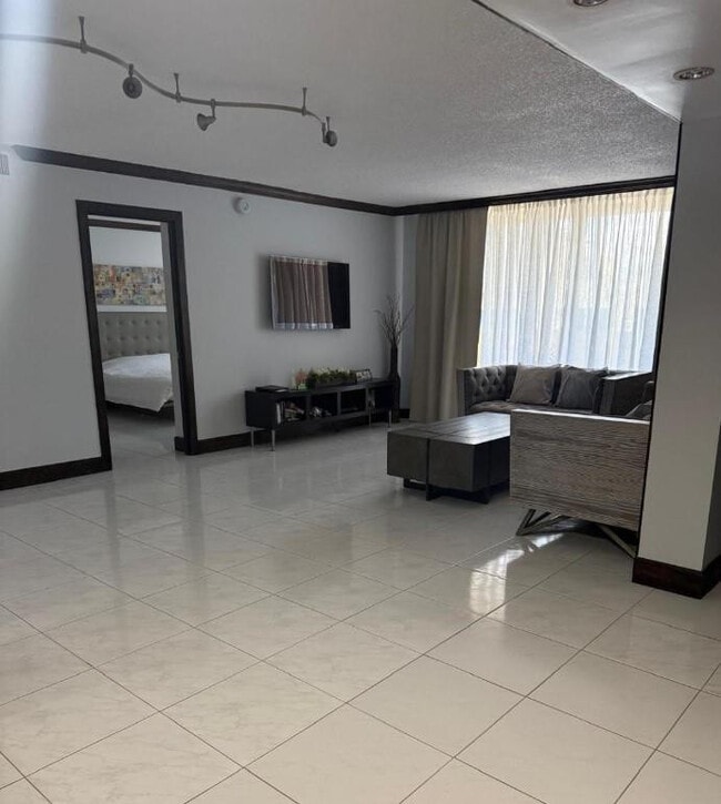 Foto del edificio - 1833 S Ocean Dr