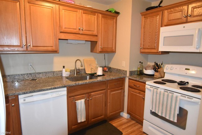 Building Photo - 472-474 Broadway