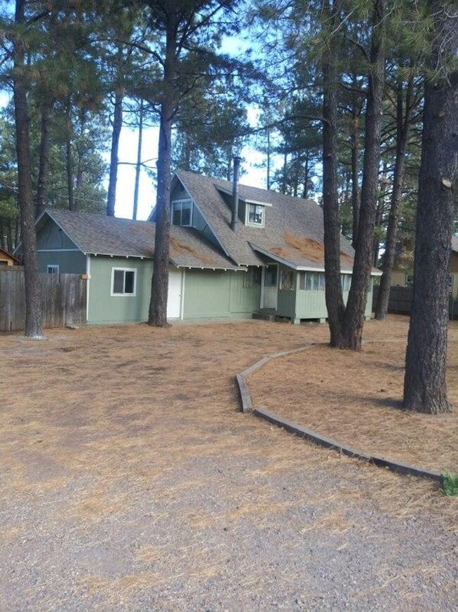 Building Photo - COMING IN AUGUST! Turn' Key 3-Bed Mountain...